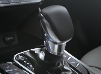 ioniq-hybrid-highlights-closer-view-transmission-o ioniq-hybrid-highlights-closer-view-transmission-o